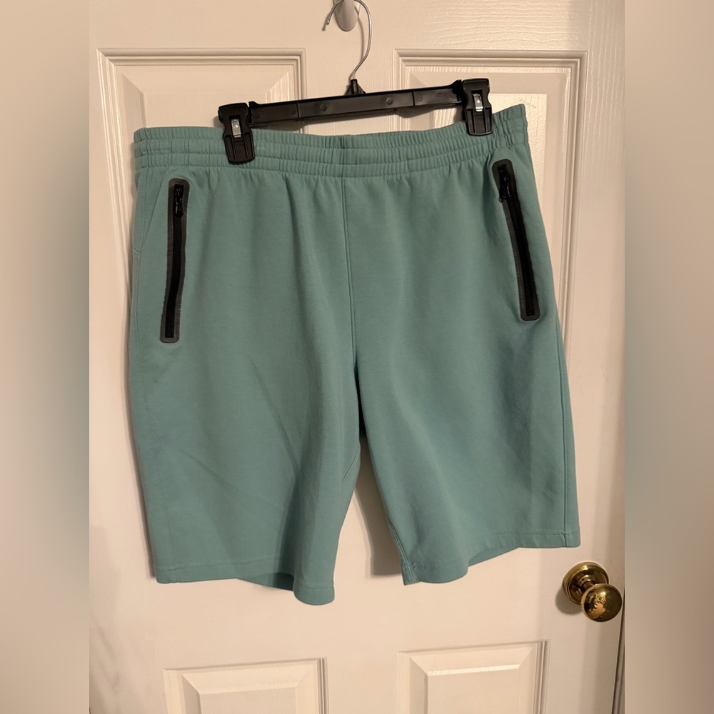 Old Navy Men's Large Tall Athletic Shorts with Zip Pockets
